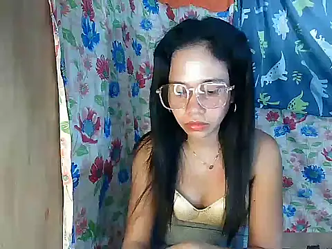 Snapshot of PinaySkinnyGirl chatting on 02-24-26, 09:24 PinaySkinnyGirl online show from 02-24-26, 09:24