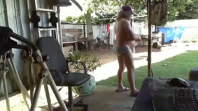 herbie010666 online show from 01-02-25, 07:55