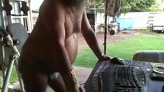 herbie010666 online show from 02-08-25, 08:42