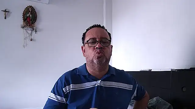 Snapshot of djtomxxx2777 chatting on 10-18-25, 03:02 djtomxxx2777 online show from 10-18-25, 03:02