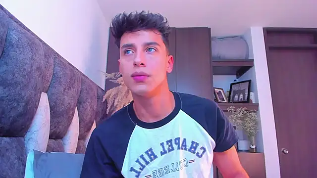 Snapshot of I_Gabriel chatting on 12-14-24, 09:02 I Gabriel online show from 12-14-24, 09:02