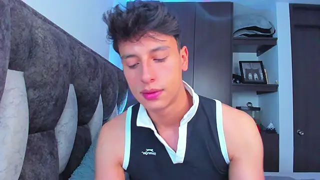 Snapshot of I_Gabriel chatting on 02-01-25, 10:44 I Gabriel online show from 02-01-25, 10:44