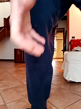 Snapshot of Sborrone65 chatting on 12-17-25, 12:22 Sborrone65 online show from 12-17-25, 12:22