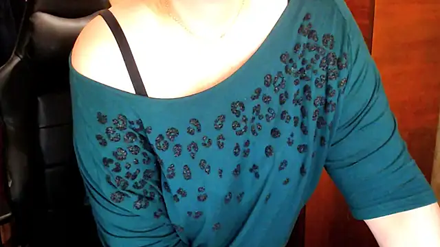 Snapshot of AlisaHot55 chatting on 02-16-26, 11:06 AlisaHot55 online show from 02-16-26, 11:06