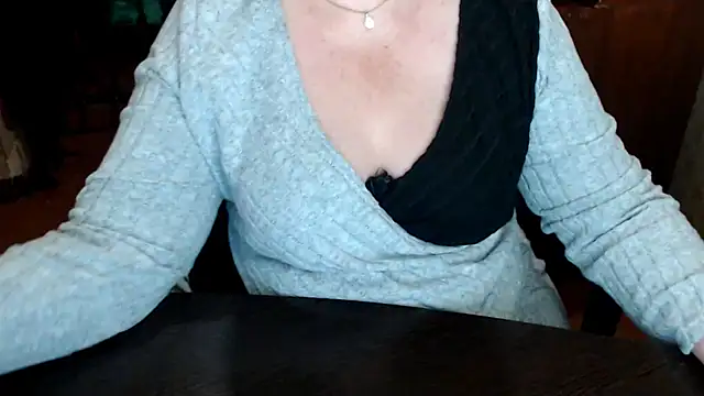 Snapshot of AlisaHot55 chatting on 03-20-26, 10:09 AlisaHot55 online show from 03-20-26, 10:09