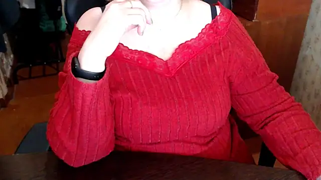 Snapshot of AlisaHot55 chatting on 04-15-26, 10:33 AlisaHot55 online show from 04-15-26, 10:33