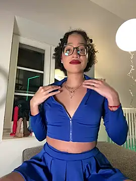 Snapshot of Lauyako chatting on 02-24-25, 10:47 Lauyako online show from 02-24-25, 10:47
