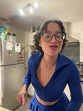 Snapshot of Lauyako chatting on 02-25-25, 01:52 Lauyako online show from 02-25-25, 01:52