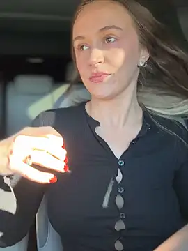 lunagirl13 online show from 10-20-25, 09:59