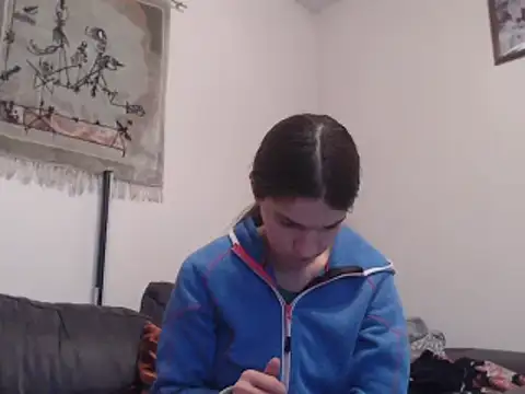 Snapshot of Geile-Luna chatting on 10-23-25, 05:55 Geile-Luna online show from 10-23-25, 05:55