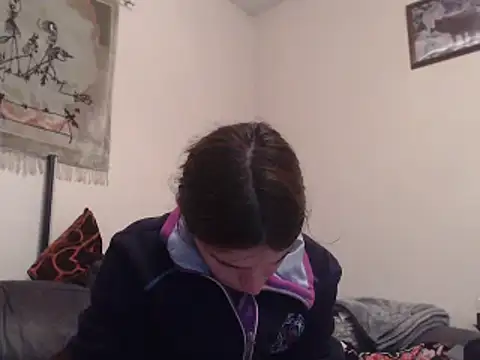 Snapshot of Geile-Luna chatting on 10-27-25, 08:02 Geile-Luna online show from 10-27-25, 08:02