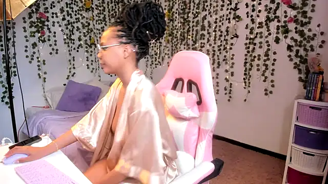 violeta milleer online show from 10-12-25, 04:28