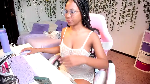 violeta milleer online show from 10-20-25, 03:45