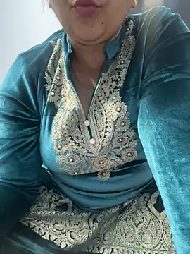 Snapshot of Preet_Kaur_69 chatting on 12-17-24, 01:49 Preet Kaur 69 online show from 12-17-24, 01:49