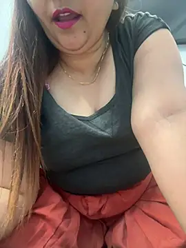 Snapshot of Preet_Kaur_69 chatting on 12-18-24, 06:03 Preet Kaur 69 online show from 12-18-24, 06:03