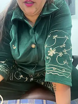Snapshot of Preet_Kaur_69 chatting on 01-18-25, 06:10 Preet Kaur 69 online show from 01-18-25, 06:10