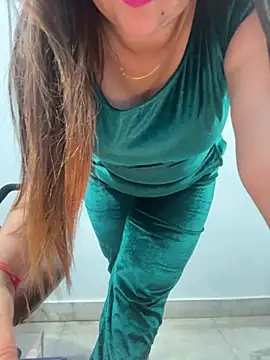 Snapshot of Preet_Kaur_69 chatting on 01-21-25, 07:06 Preet Kaur 69 online show from 01-21-25, 07:06