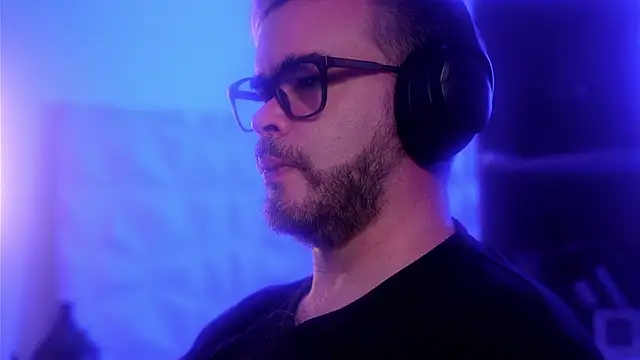 Sanders White online show from 12-18-25, 04:29