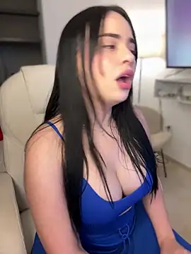 Snapshot of GeorginaJones chatting on 01-13-25, 11:17 GeorginaJones online show from 01-13-25, 11:17