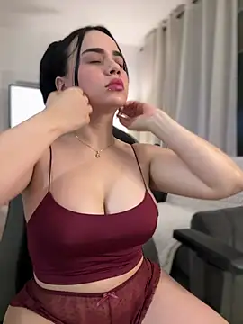 Snapshot of GeorginaJones chatting on 02-14-25, 05:30 GeorginaJones online show from 02-14-25, 05:30