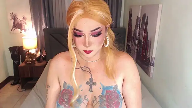 Snapshot of Transdomts4u chatting on 03-22-25, 06:14 Transdomts4u online show from 03-22-25, 06:14