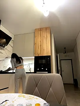 little belucci online show from 11-28-25, 02:20