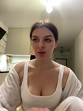 little belucci online show from 02-18-26, 04:03