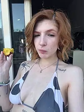 Alexa kitten17 online show from 01-15-25, 08:48