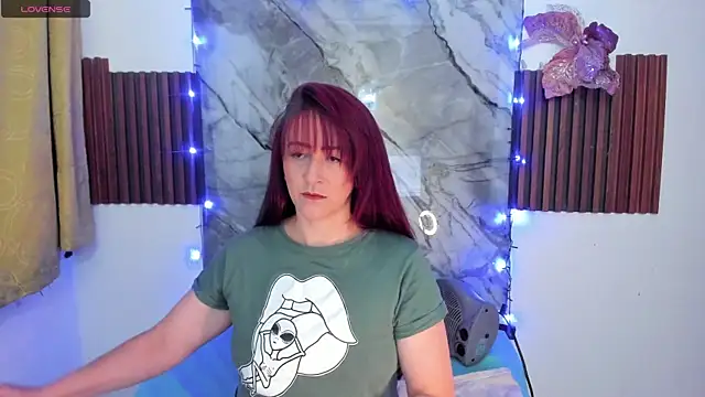 Snapshot of Hannaa32 chatting on 03-23-26, 09:13 Hannaa32 online show from 03-23-26, 09:13