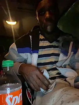 Snapshot of Bigdickbandit205 chatting on 11-24-25, 11:37 Bigdickbandit205 online show from 11-24-25, 11:37