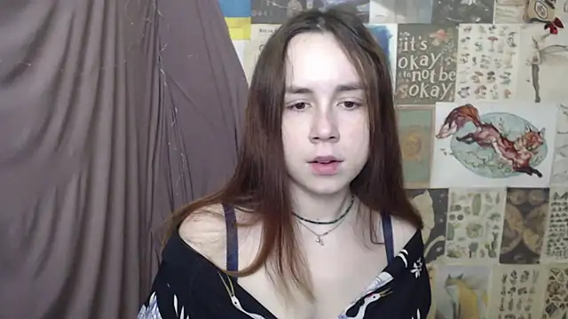 Snapshot of VeryVeryVeryShy_ chatting on 03-13-26, 06:42 VeryVeryVeryShy online show from 03-13-26, 06:42