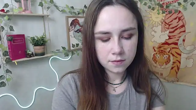 Snapshot of VeryVeryVeryShy_ chatting on 04-11-26, 05:34 VeryVeryVeryShy online show from 04-11-26, 05:34