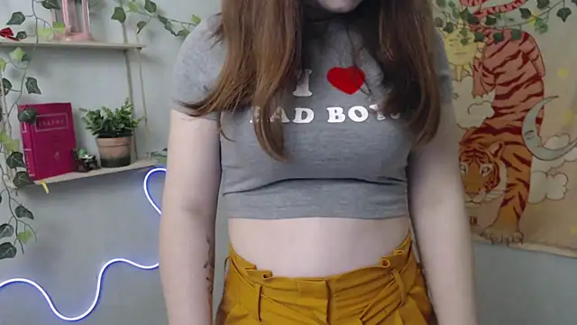 Snapshot of VeryVeryVeryShy_ chatting on 04-11-26, 07:45 VeryVeryVeryShy online show from 04-11-26, 07:45