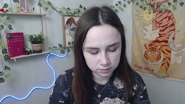 Snapshot of VeryVeryVeryShy_ chatting on 04-16-26, 05:41 VeryVeryVeryShy online show from 04-16-26, 05:41