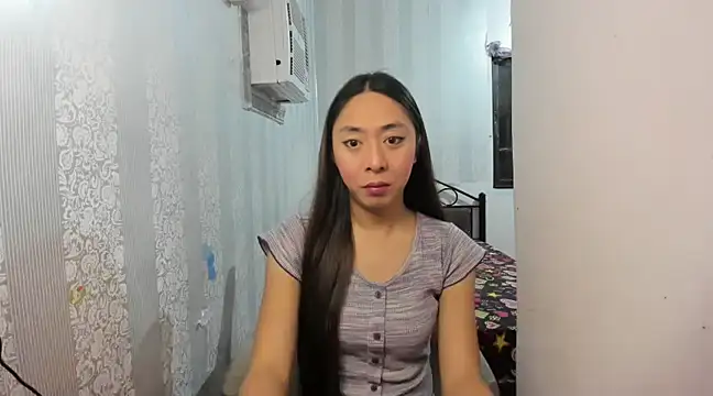 Snapshot of ErikaJayne4u chatting on 03-17-25, 04:29 ErikaJayne4u online show from 03-17-25, 04:29