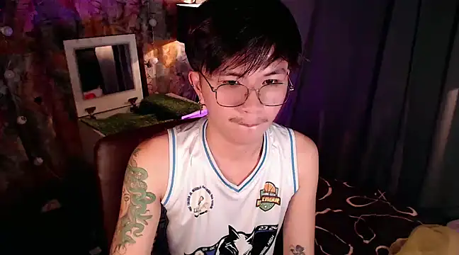 Snapshot of Sexy_Handsome_Drex chatting on 12-06-24, 08:59 Sexy Handsome Drex online show from 12-06-24, 08:59