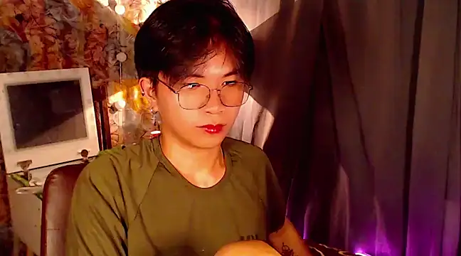 Snapshot of Sexy_Handsome_Drex chatting on 12-29-24, 06:05 Sexy Handsome Drex online show from 12-29-24, 06:05