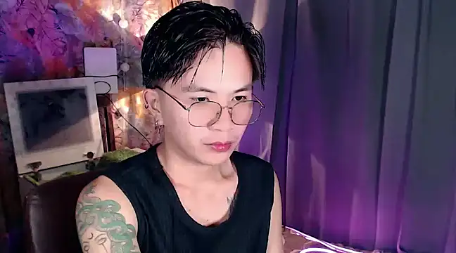 Snapshot of Sexy_Handsome_Drex chatting on 01-04-25, 08:39 Sexy Handsome Drex online show from 01-04-25, 08:39