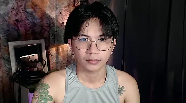 Snapshot of Sexy_Handsome_Drex chatting on 01-19-25, 08:50 Sexy Handsome Drex online show from 01-19-25, 08:50