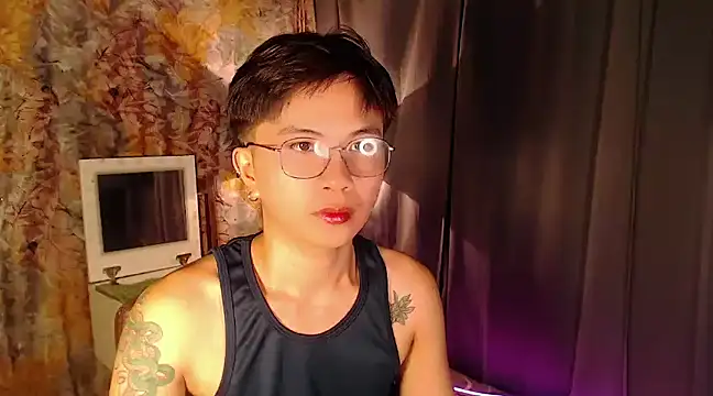 Snapshot of Sexy_Handsome_Drex chatting on 02-01-25, 09:00 Sexy Handsome Drex online show from 02-01-25, 09:00