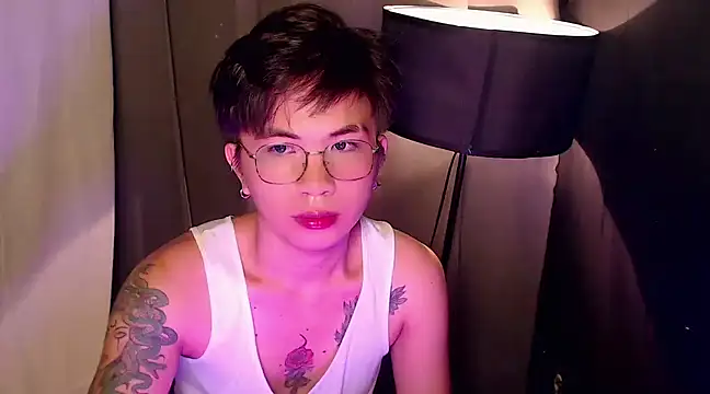 Snapshot of Sexy_Handsome_Drex chatting on 03-04-25, 08:35 Sexy Handsome Drex online show from 03-04-25, 08:35