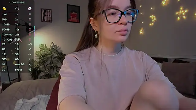 Snapshot of Virtual_Girll chatting on 03-08-26, 05:17 Virtual Girll online show from 03-08-26, 05:17