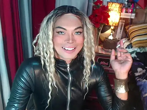 Snapshot of Asianboybig1_Daniel chatting on 10-16-25, 01:34 Asianboybig1 Daniel online show from 10-16-25, 01:34