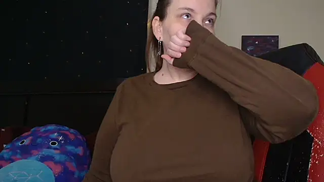 Snapshot of ToxicLilly chatting on 11-04-25, 07:29 ToxicLilly online show from 11-04-25, 07:29