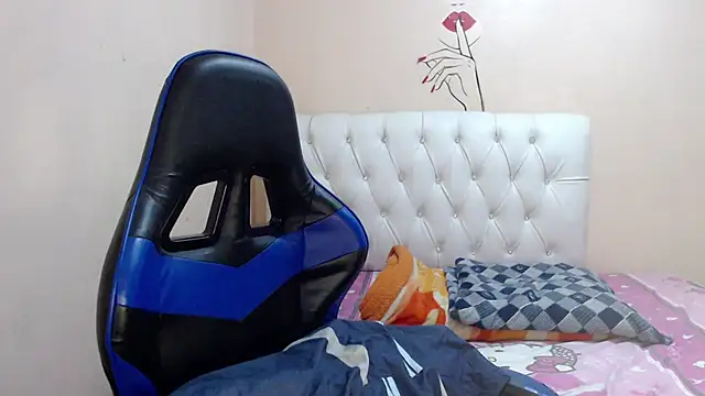 Leylafourniert online show from 10-08-25, 05:10