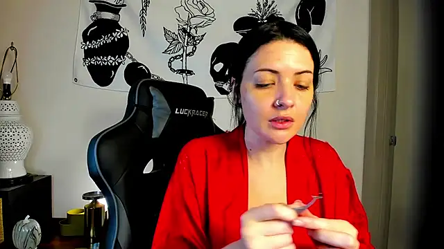 Snapshot of MelroseStrip chatting on 10-24-25, 07:32 MelroseStrip online show from 10-24-25, 07:32