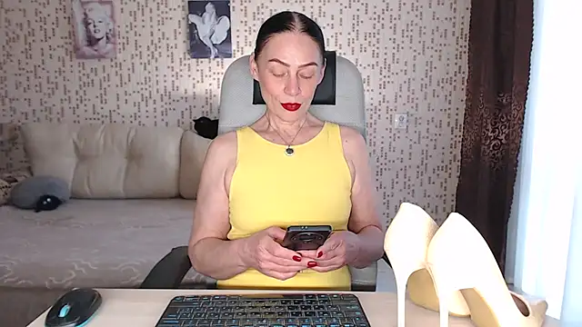 Snapshot of BelovedLady chatting on 02-17-26, 06:21 BelovedLady online show from 02-17-26, 06:21