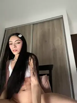 Snapshot of martiiaciar chatting on 10-18-25, 11:27 martiiaciar online show from 10-18-25, 11:27