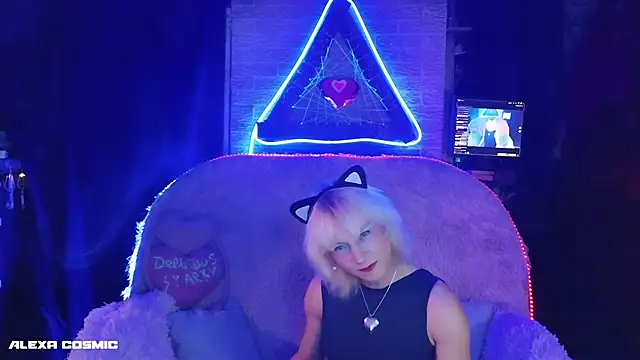 Snapshot of Alexa_Cosmic chatting on 12-20-25, 02:07 Alexa Cosmic online show from 12-20-25, 02:07