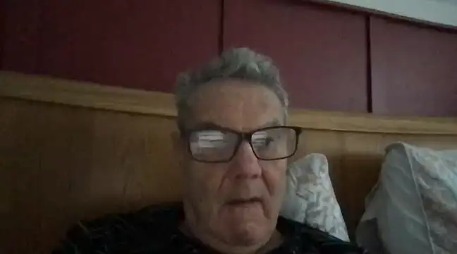 Snapshot of Oldpistolpete chatting on 12-09-24, 09:39 Oldpistolpete online show from 12-09-24, 09:39